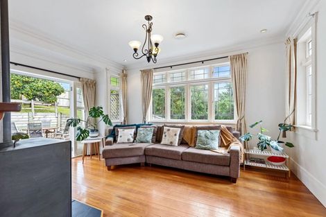 Photo of property in 84 Waitaha Road, Welcome Bay, Tauranga, 3112