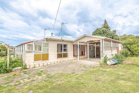 Photo of property in 104 Weraroa Road, Waverley, 4510
