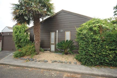 Photo of property in 2 Pohutukawa Place, Ellerslie, Auckland, 1051