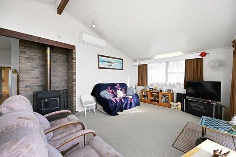 Photo of property in 2 Guy Place, Melville, Hamilton, 3206