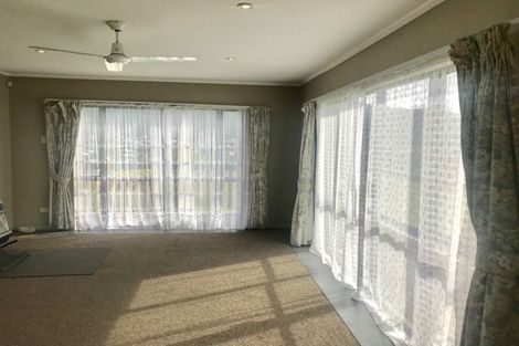 Photo of property in 110 Woodman Drive, Tawa, Wellington, 5028