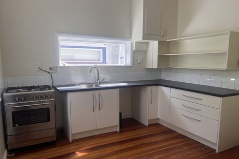 Photo of property in 37 Raroa Road, Kelburn, Wellington, 6012