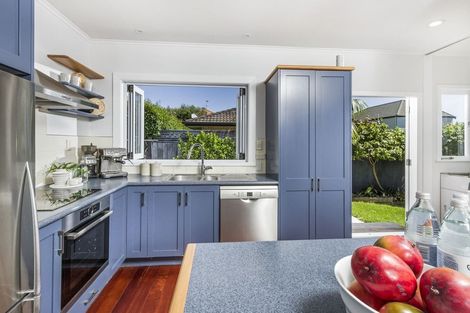 Photo of property in 10 Spencer Terrace, Hauraki, Auckland, 0622
