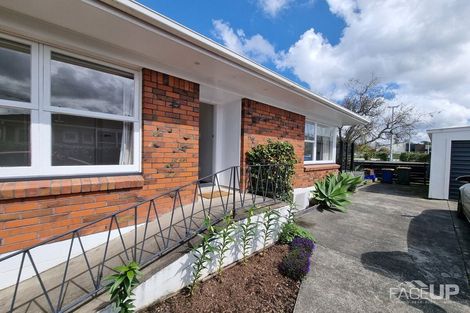 Photo of property in 4/766 Beach Road, Browns Bay, Auckland, 0630