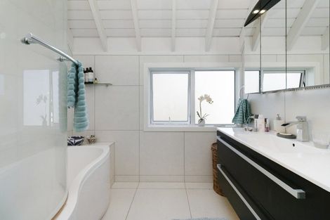 Photo of property in 9 Park Avenue, Takapuna, Auckland, 0622