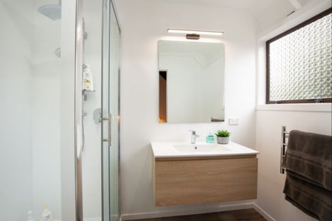 Photo of property in 10 Hood Place, Spotswood, New Plymouth, 4310