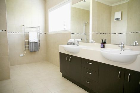 Photo of property in 22 Glamis Avenue, Manly, Whangaparaoa, 0930