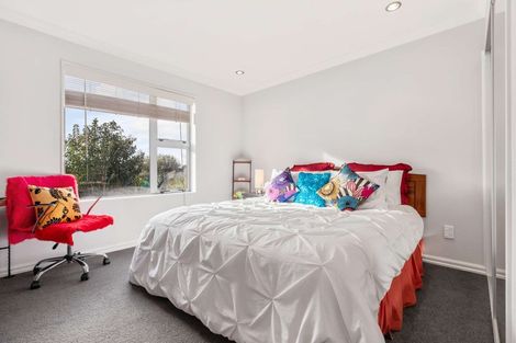 Photo of property in 32a Colwill Road, Massey, Auckland, 0614