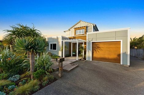 Photo of property in 31 Rauparaha Street, Waikanae Beach, Waikanae, 5036