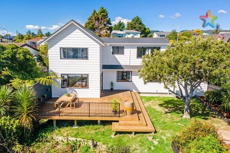 Photo of property in 186 Holborn Drive, Stokes Valley, Lower Hutt, 5019