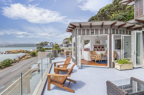 Photo of property in 353 Karaka Bay Road, Karaka Bays, Wellington, 6022