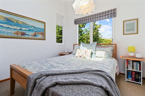 Photo of property in 14 Hughes Street, Waikanae Beach, Waikanae, 5036