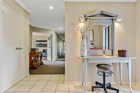 Photo of property in 16 Elmslie Grove, Halswell, Christchurch, 8025