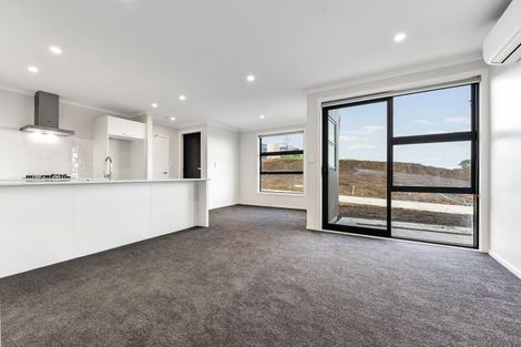 Photo of property in 73 Waruhia Crescent, Rototuna North, 3281