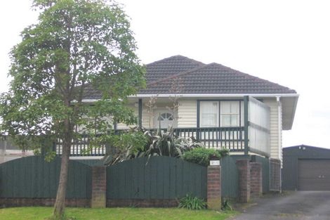 Photo of property in 211 Don Buck Road, Massey, Auckland, 0614