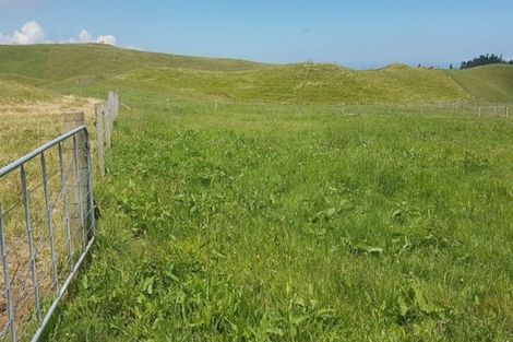 Photo of property in 610 Dover Road, Okato, New Plymouth, 4374