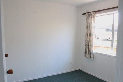 Photo of property in 2/7 Ballater Place, Highland Park, Auckland, 2010
