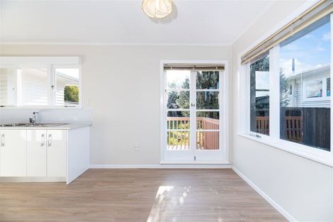 Photo of property in 4 Longburn Road, Henderson, Auckland, 0610