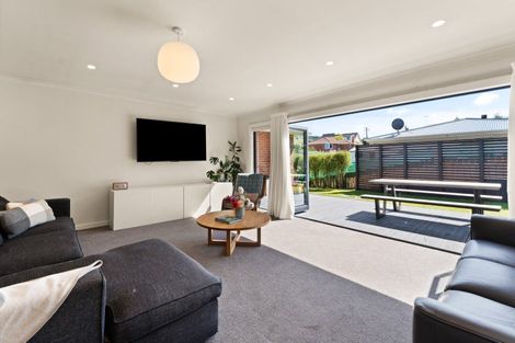 Photo of property in 332 Kenmure Road, Kenmure, Dunedin, 9011