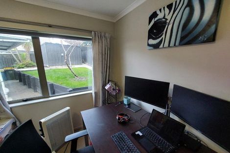 Photo of property in 20a Dolbear Street, Titirangi, Auckland, 0604