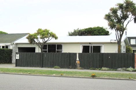 Photo of property in 13 Halsey Street, South New Brighton, Christchurch, 8062