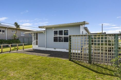 Photo of property in 29 Raukawa Street, Himatangi Beach, Foxton, 4891