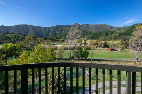 Photo of property in 33 Lindens Road, Mount Pleasant, Blenheim, 7273