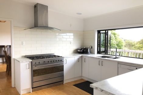 Photo of property in 947 East Coast Road, Torbay, Auckland, 0630