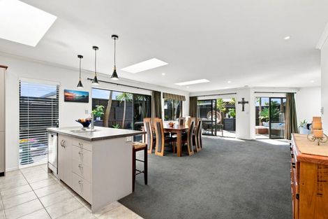 Photo of property in 32 Aranui Drive, Papamoa Beach, Papamoa, 3118