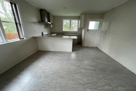 Photo of property in 65 Lauderdale Road, Birkdale, Auckland, 0626