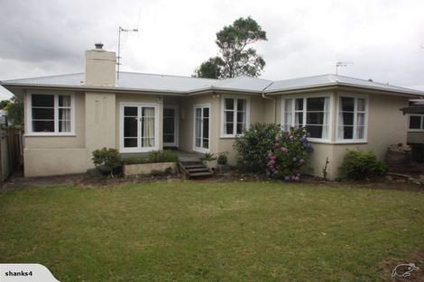 Photo of property in 16 Franklin Avenue, Hokowhitu, Palmerston North, 4410