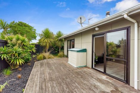 Photo of property in 24 Norfolk Crescent, Otaki Beach, Otaki, 5512