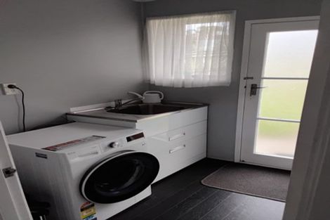 Photo of property in 20 Kelman Road, Kelston, Auckland, 0602