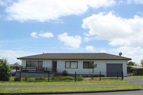 Photo of property in 1 Brava Place, Clendon Park, Auckland, 2103