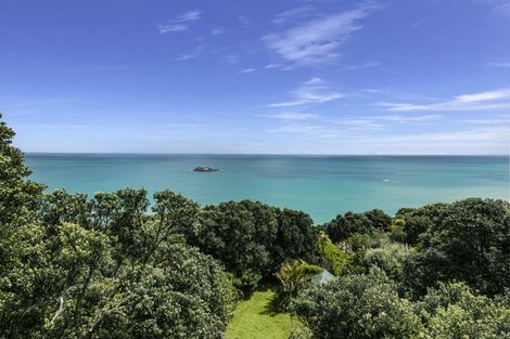 Photo of property in 15 Ngatira Road, Muriwai, Waimauku, 0881