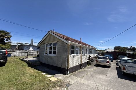 Photo of property in 192 Rathgar Road, Henderson, Auckland, 0610