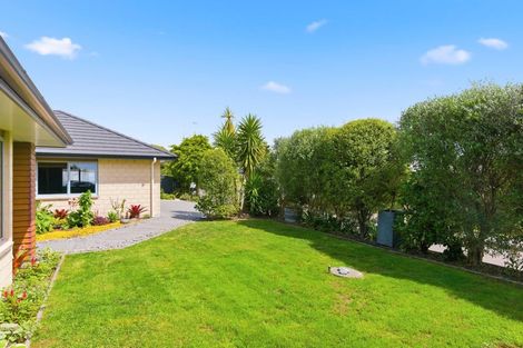 Photo of property in 8 Otupoa Way, Paraparaumu, 5032