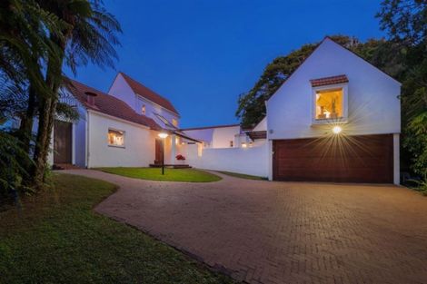 Photo of property in 531 Scenic Drive, Waiatarua, Auckland, 0612