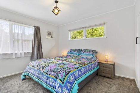 Photo of property in 71 Barrys Road, Glendene, Auckland, 0602