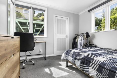 Photo of property in 16 Waru Street, Khandallah, Wellington, 6035