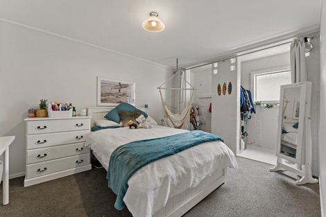 Photo of property in 2/71 Deep Creek Road, Waiake, Auckland, 0630