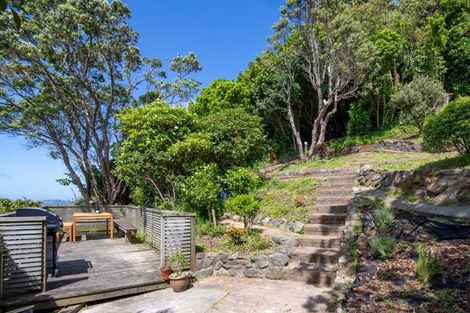 Photo of property in 102 Ruskin Road, Newlands, Wellington, 6037