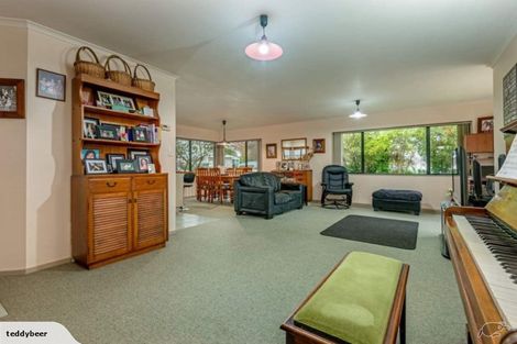 Photo of property in 15 Woburn Place, Takaro, Palmerston North, 4412