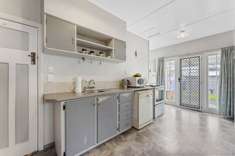 Photo of property in 28 Kawatiri Avenue, Gonville, Whanganui, 4501