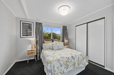Photo of property in 52 Lord Street, Stokes Valley, Lower Hutt, 5019