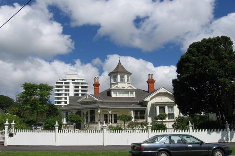 Photo of property in 41 Stanley Point Road, Stanley Point, Auckland, 0624