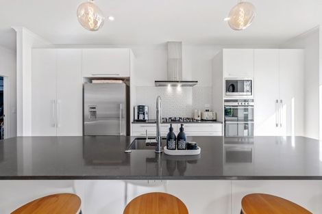 Photo of property in 9 Symes Drive, Red Beach, 0932