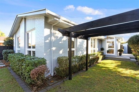 Photo of property in 35 Deepdale Street, Burnside, Christchurch, 8053