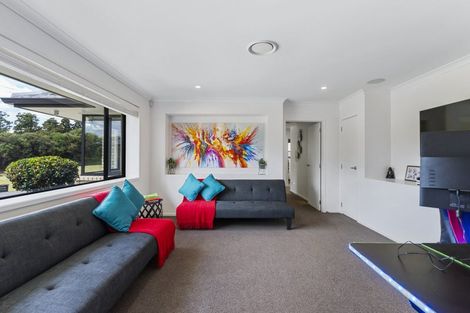 Photo of property in 17 Wautaiti Drive, Riverhead, 0820