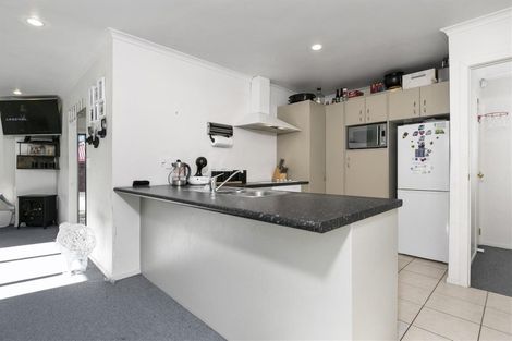 Photo of property in 37 Heathglen Place, Bayview, Auckland, 0629